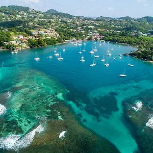 https://blue-lagoon-hotel-marina.comcaribbean.com